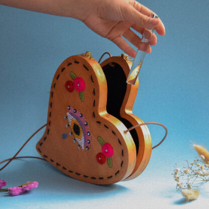 Spisidda Design - Borsa O Cuore Mio - Borsa di legno artigianale fatta e ricamata a mano - 4