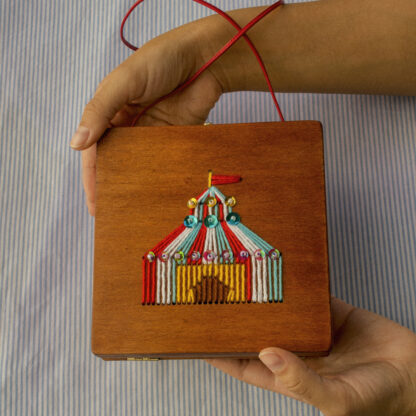 Spisidda Design - Borsa Tendone - Borsa di legno artigianale fatta e ricamata a mano - 2