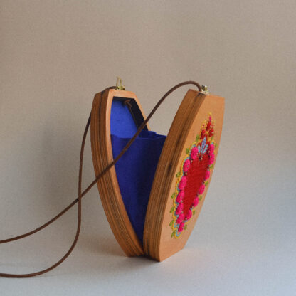 Spisidda Design - Borsa Vide Cor Meum - Borsa di legno artigianale fatta e ricamata a mano - 3